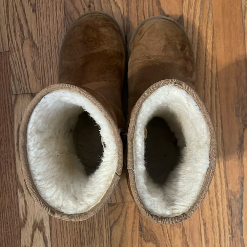 Brown Shearling-Lined Boots - Picture 4 of 6